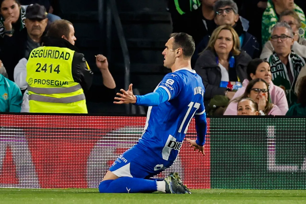 Kike García celebrando uno de sus goles. Foto: EFE