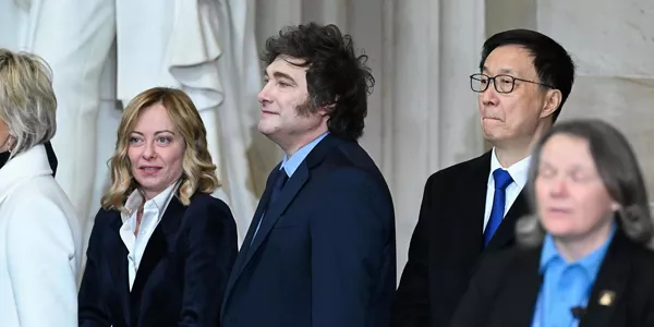 Giorgia Meloni, Javier Milei y Han Zheng
