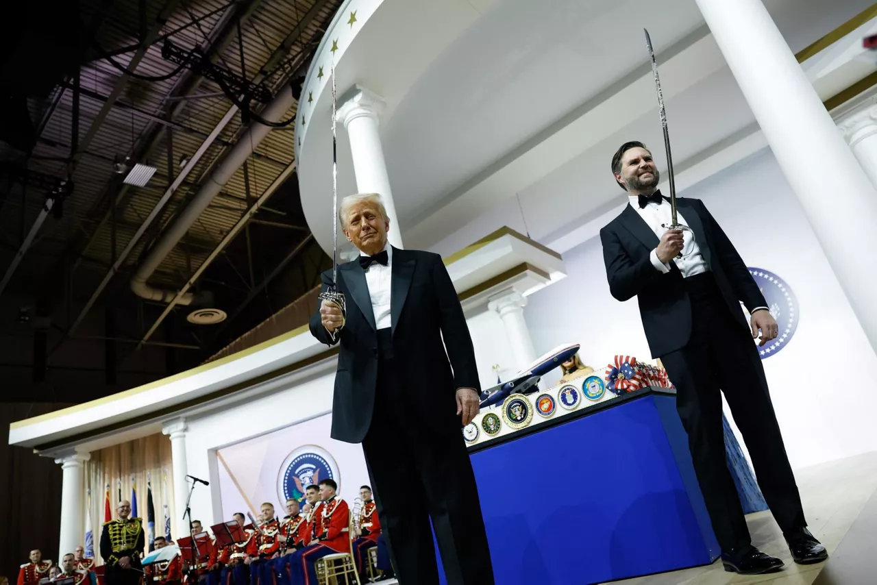 trump-jdvance-tarta-efe