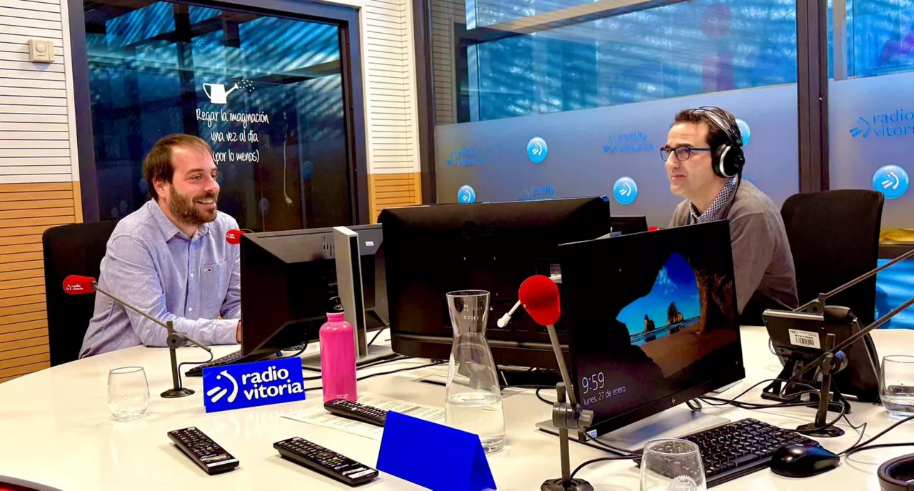 Alberto Díaz, Gerente del COIIA, en Radio Vitoria