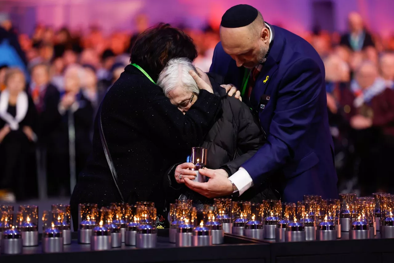 Auschwitz aniversario urteurrena liberacion askapena 80 efe