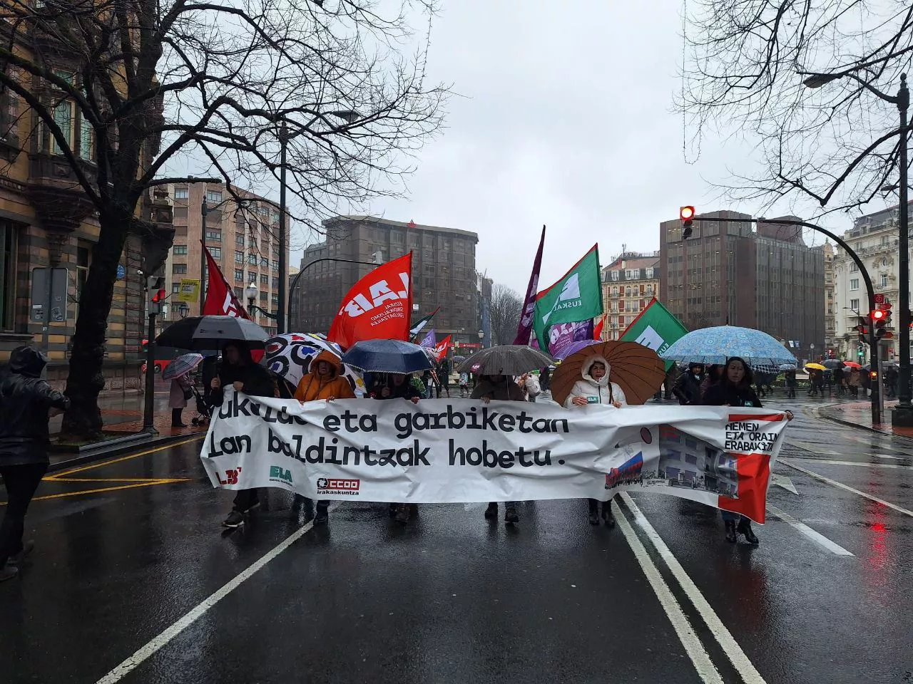 greba-hezkuntza-sukaldari-garbiketa huelga limpieza comedor -elasindikatua