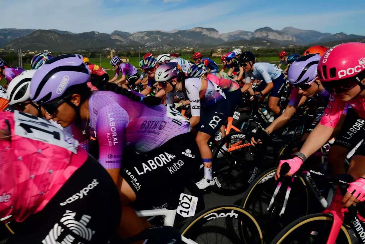 EMAKUMEZKOEN_TXIRRINDULARITZA_LABORAL_KUTXA_BARNE_TROPELA_EFE