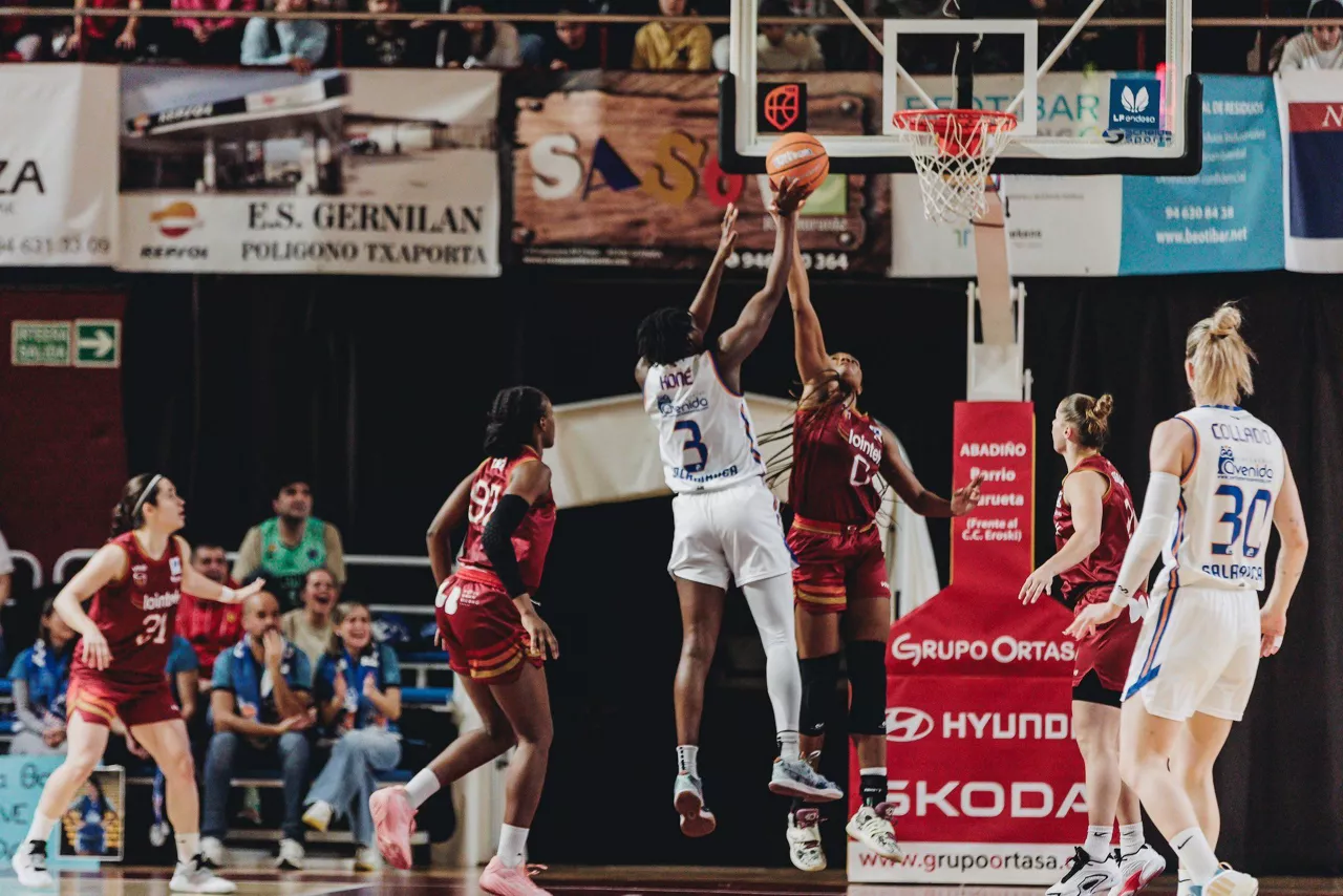Lointek Gernika vs. Perfumerias Avenida. Foto: @GKesb