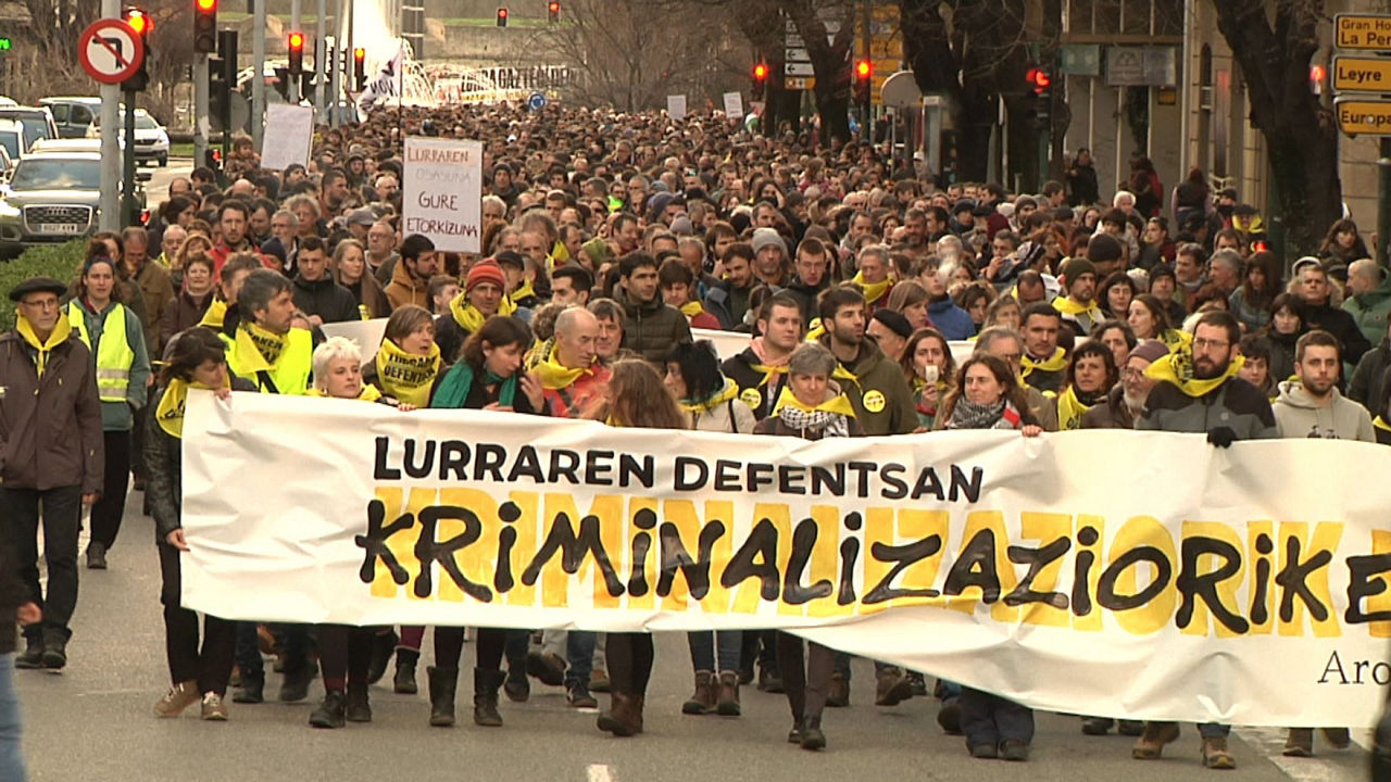 20250201204354_aroztegia-gelditu-manifestazioa-irunea_