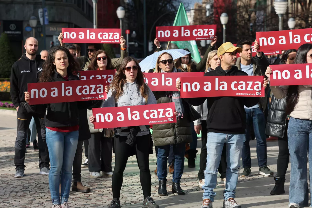 eihazarako-txakurrak-manifestazioa-efe