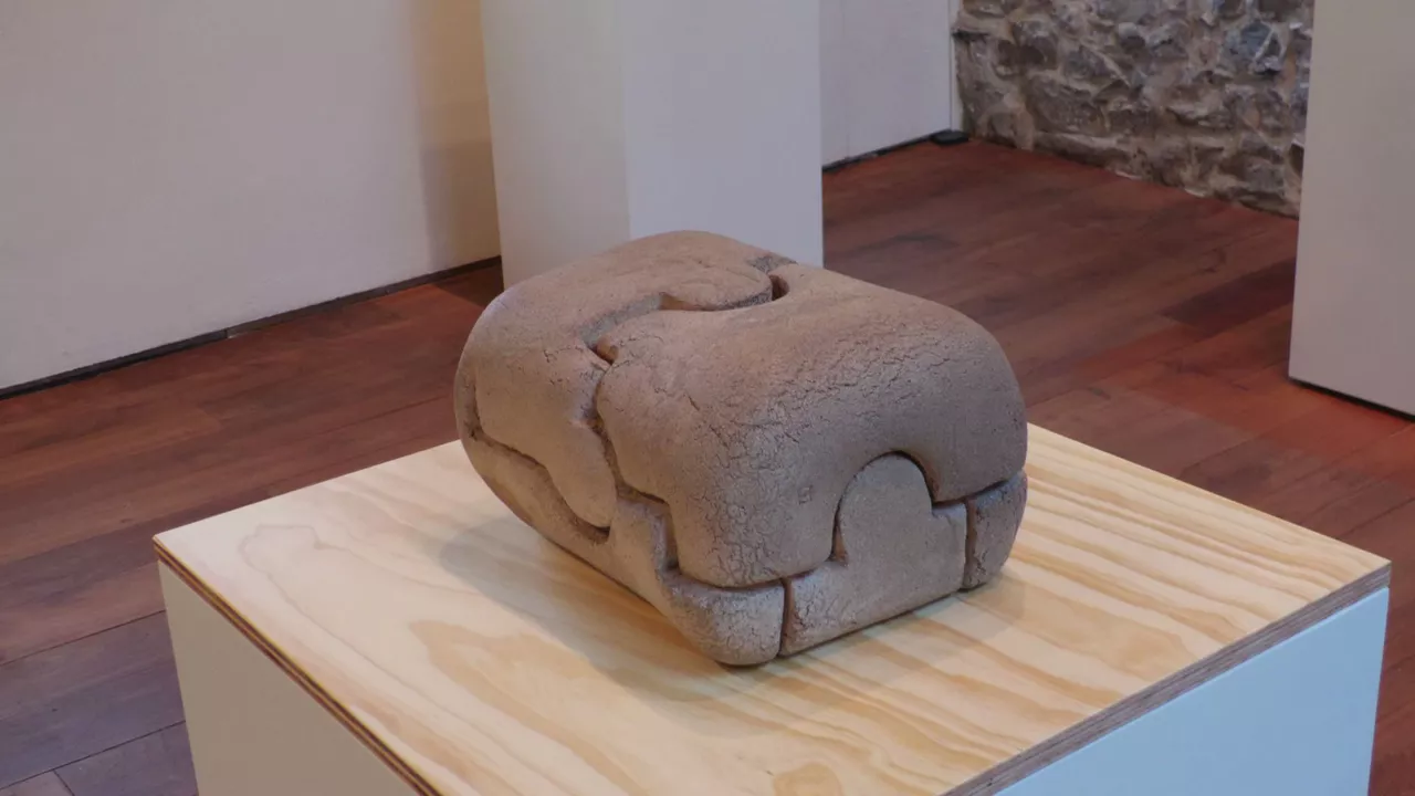 20250206135334_chillida-harri-lurra-huts_