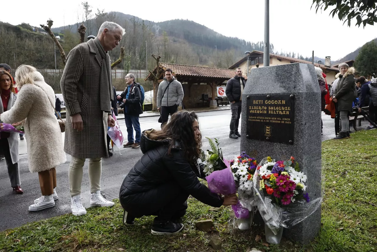 Zaldibar argitu bilkura EFE