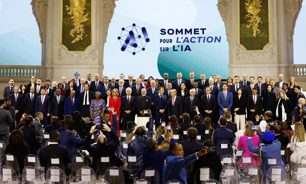 cumbre-paris-IA-foto-familia-efe