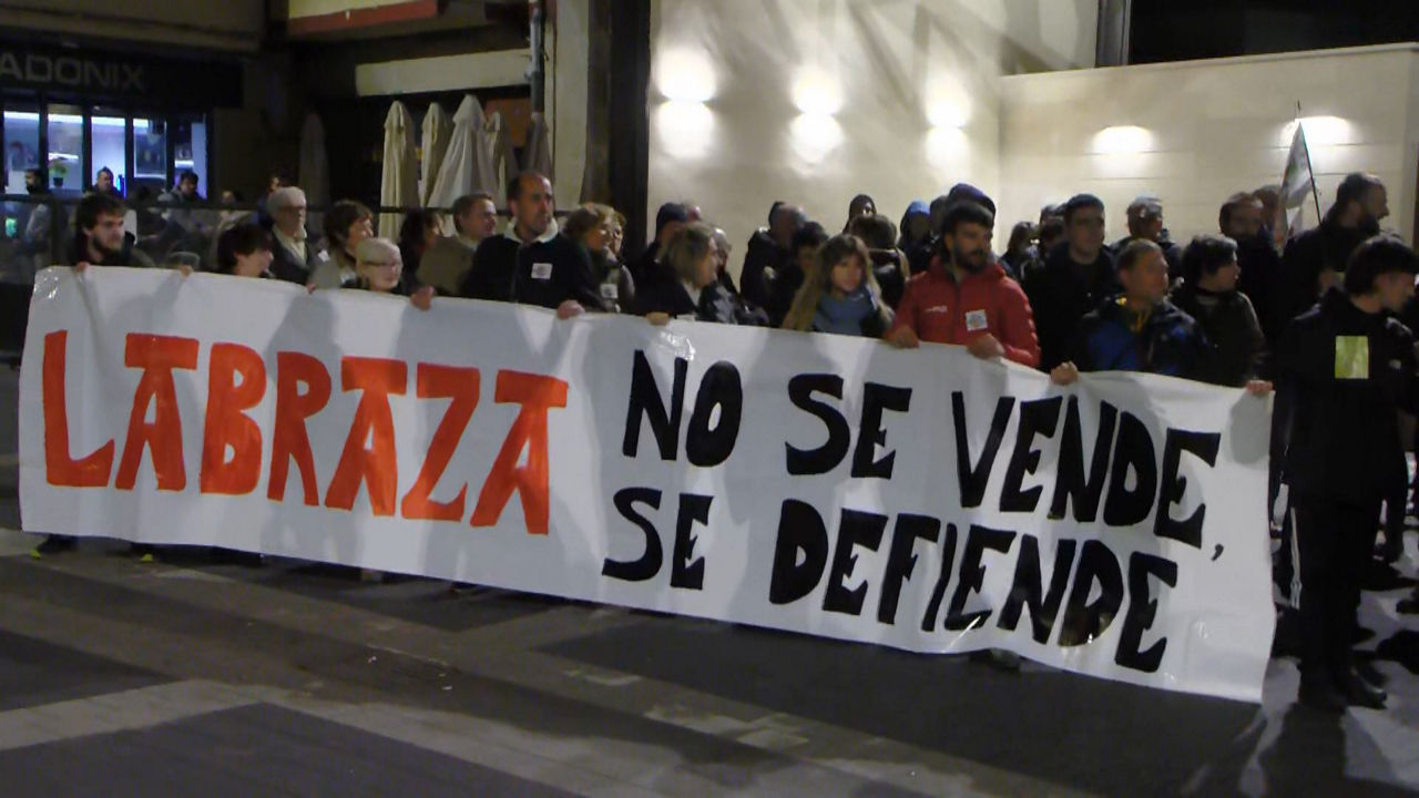 20250212204740_oion-concentracion-contra-parque-de-labraza_