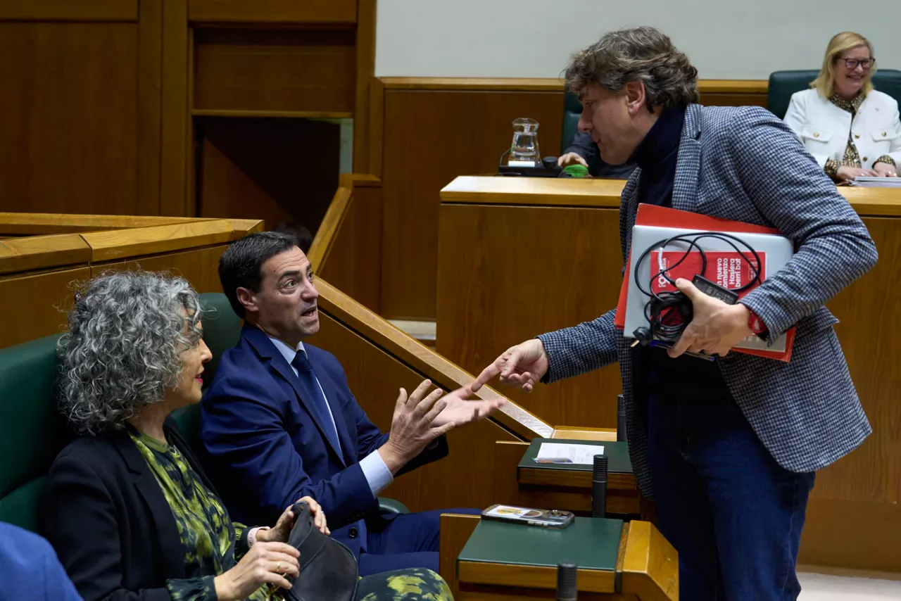 bengoetxea-pradales-andueza-parlamento-vasco-efe