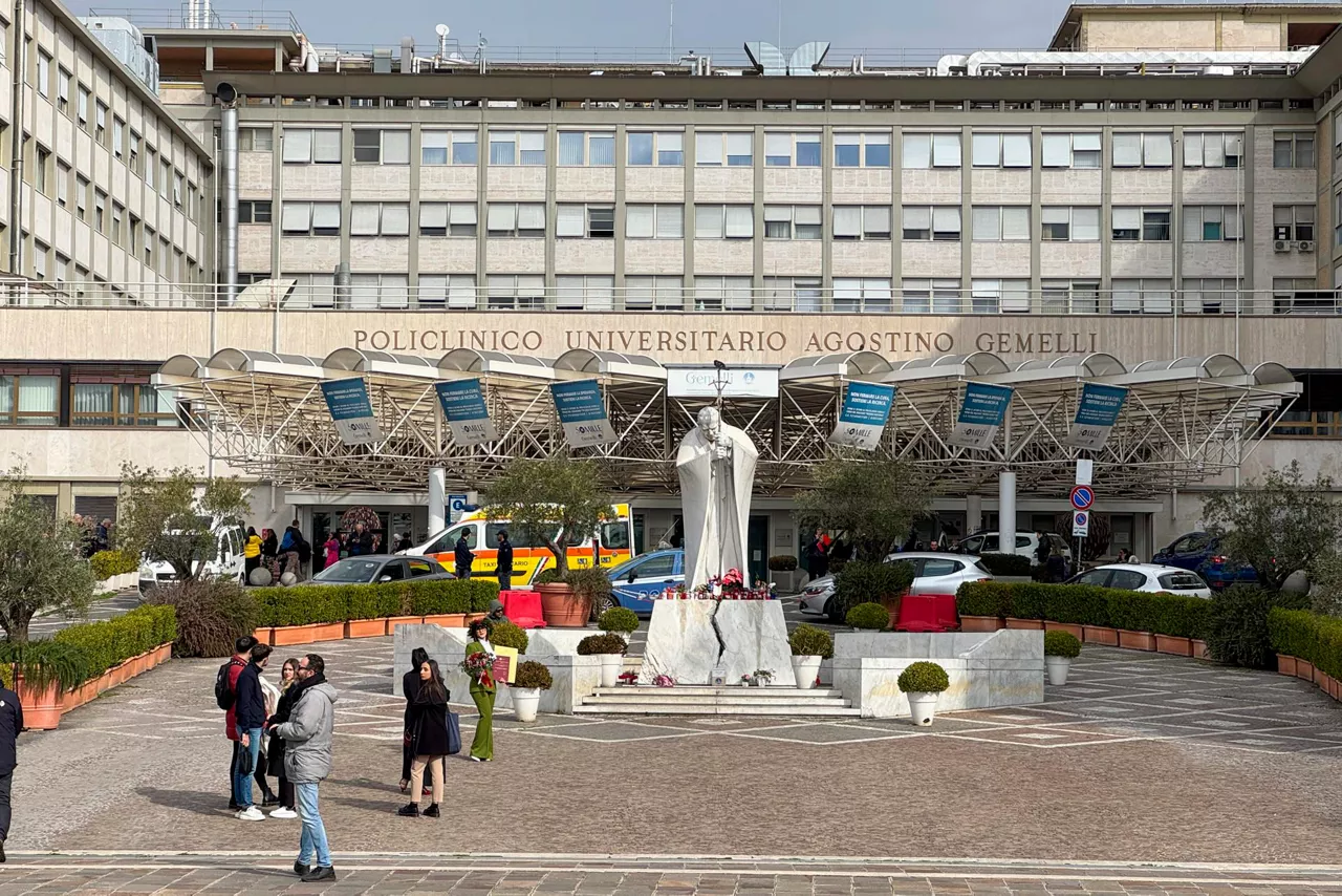 Gemelli-hospital-roma-efe