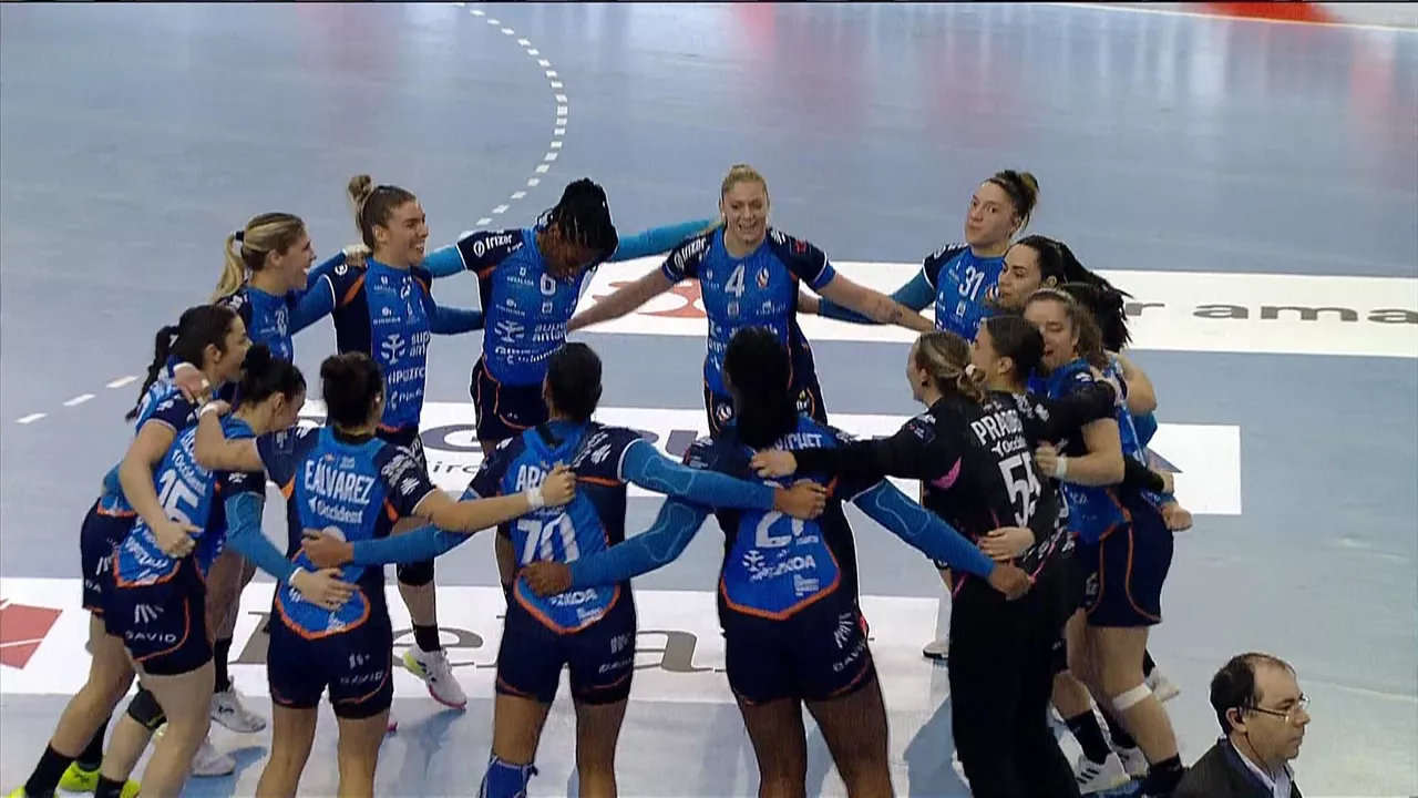 Bera Bera ospakizuna EHF Europa Liga final-laurdenetarako txartela