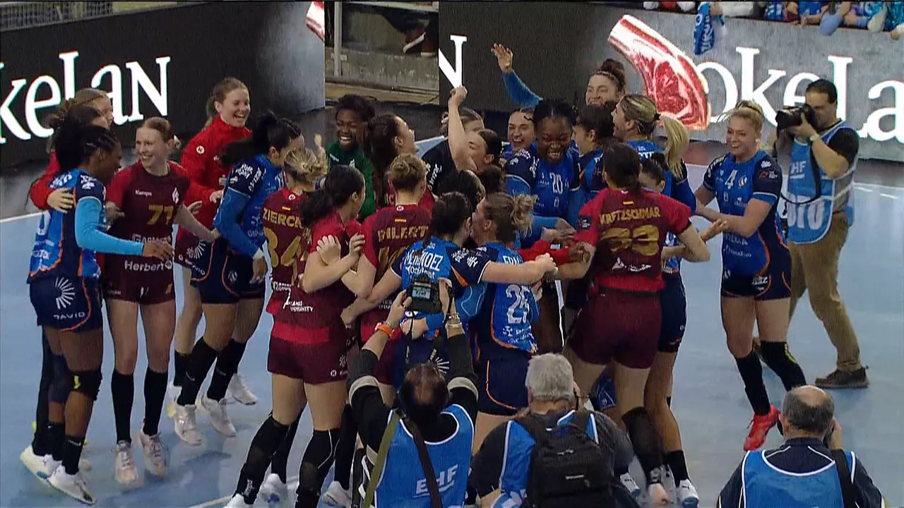 Bera Berako eta Flames taldeko jokalariak elkarrekin ospatzen.