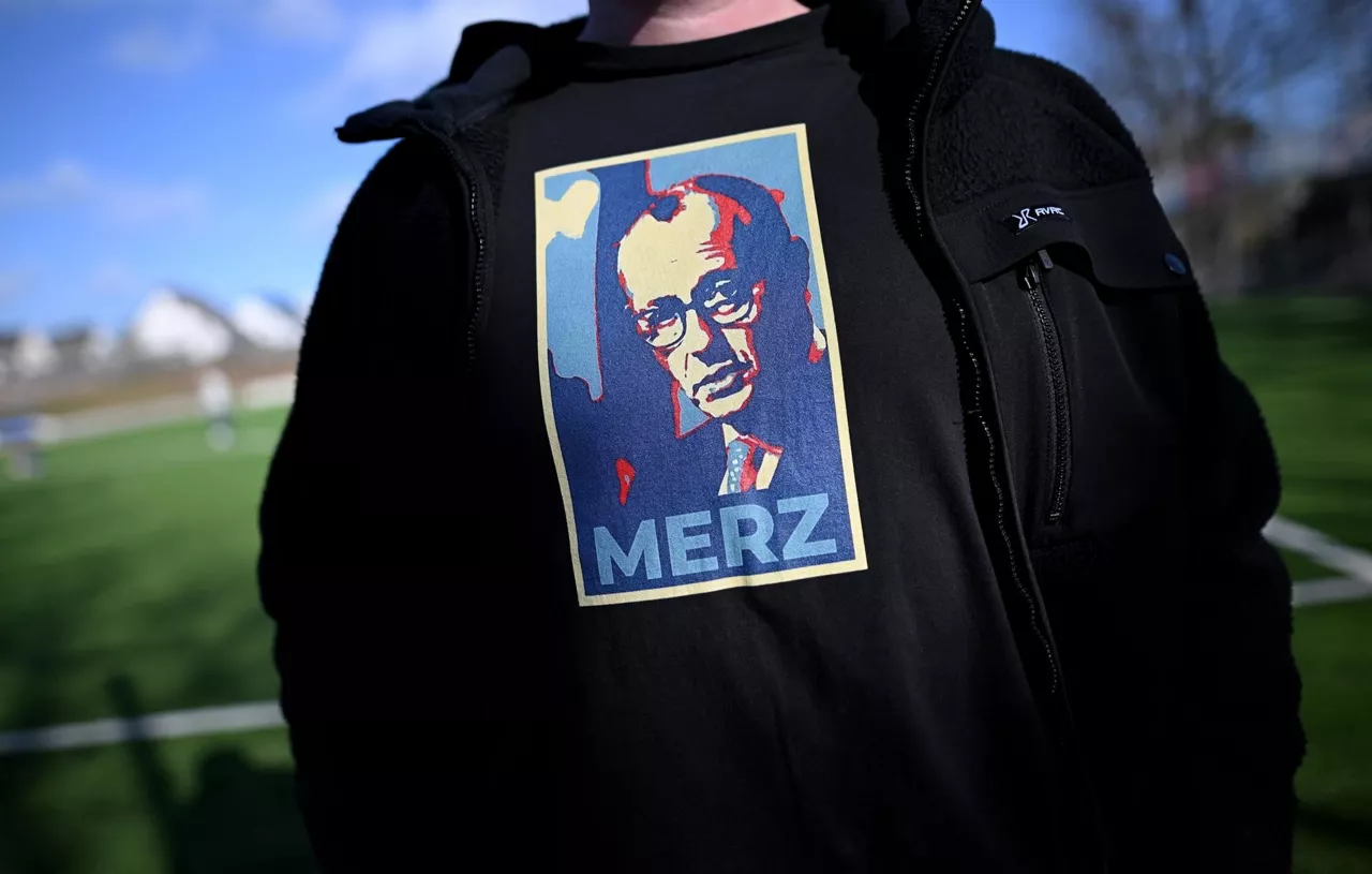 merz-camiseta-efe