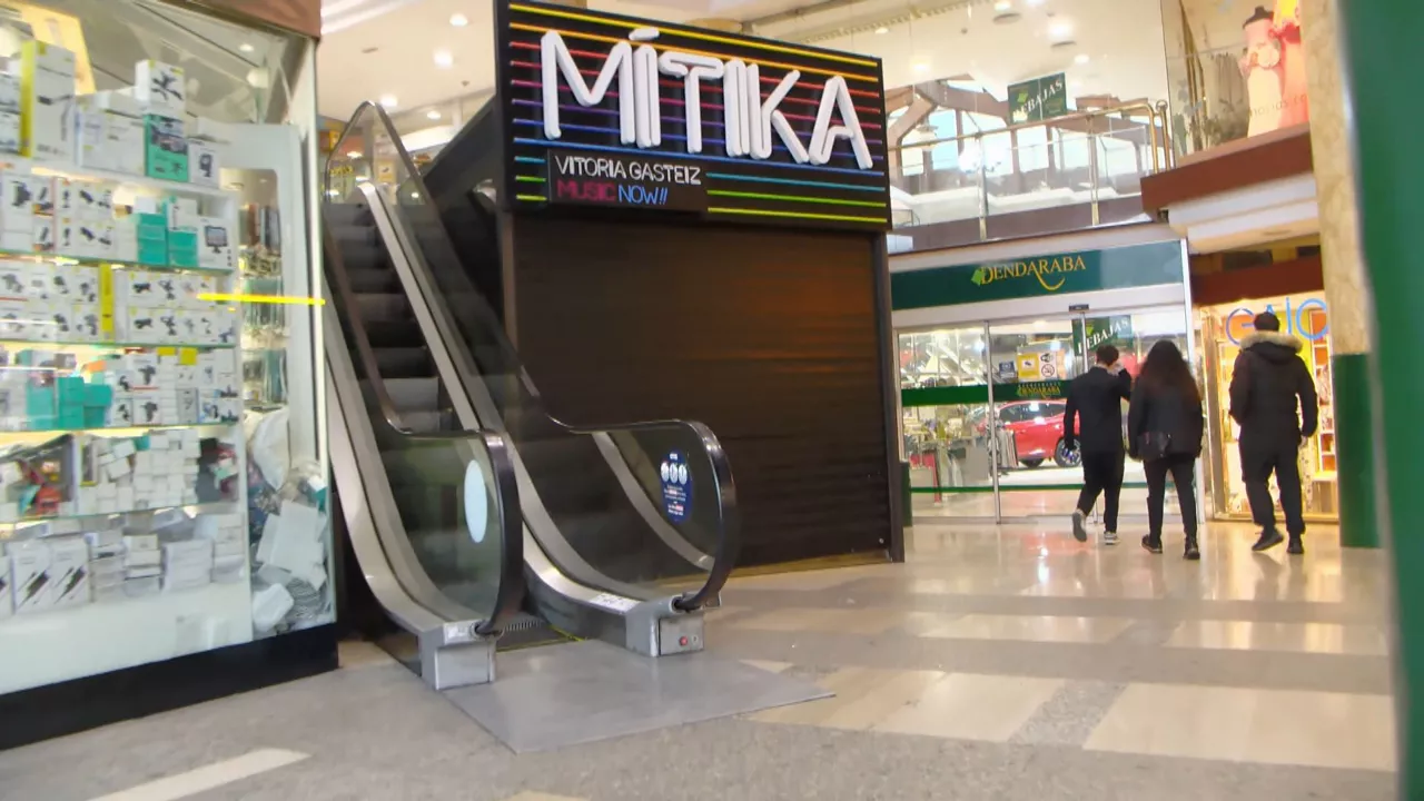 20250225202221_mitika-diskoteka_