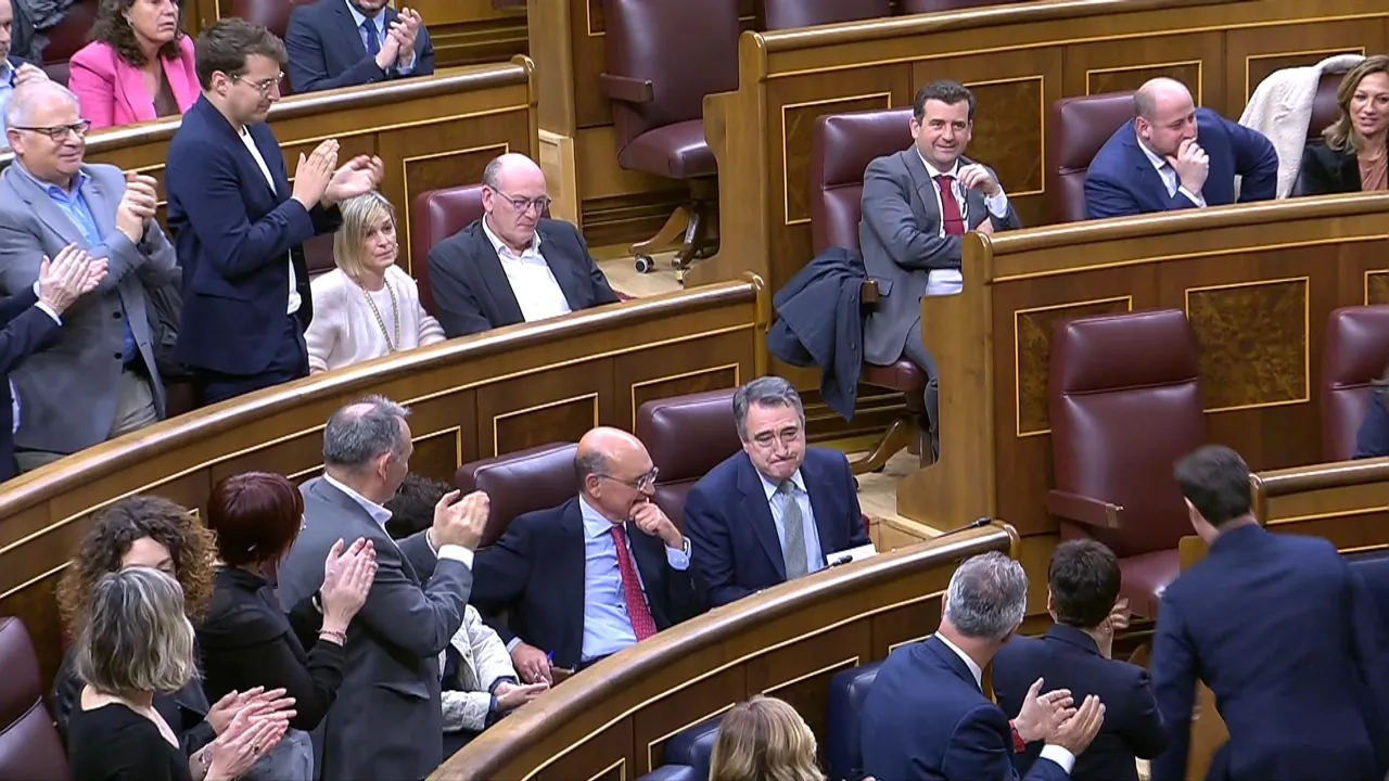 20250226093819_aitor-esteban-congreso-eitb_