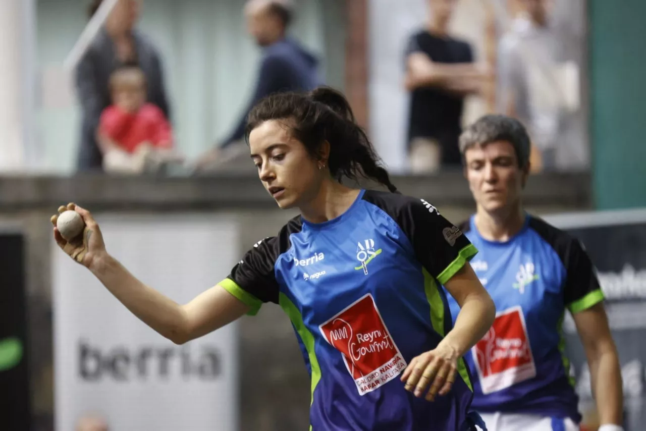 naroa_elizalde_ARGAZKIAadospilota