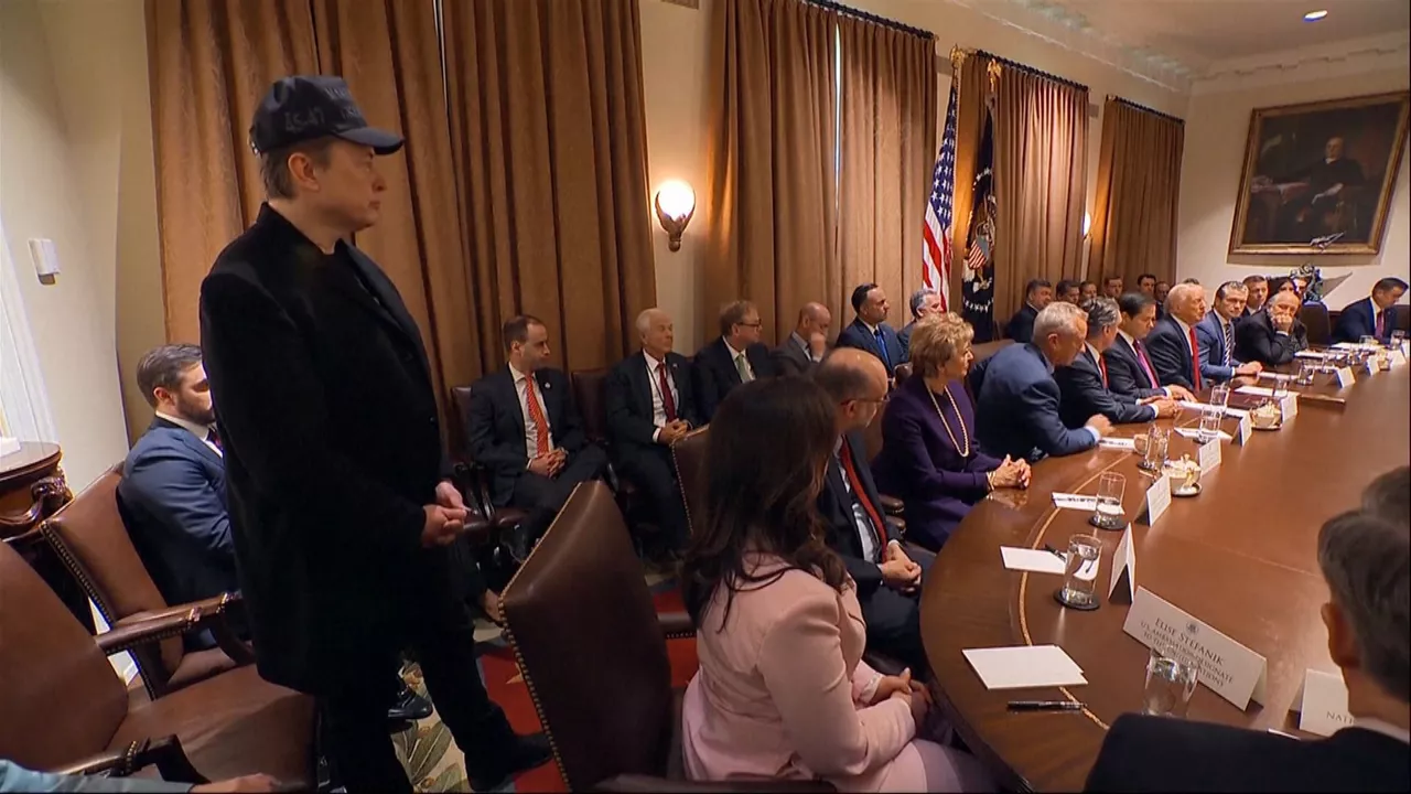 20250226203606_elon-musk-donald-trump_