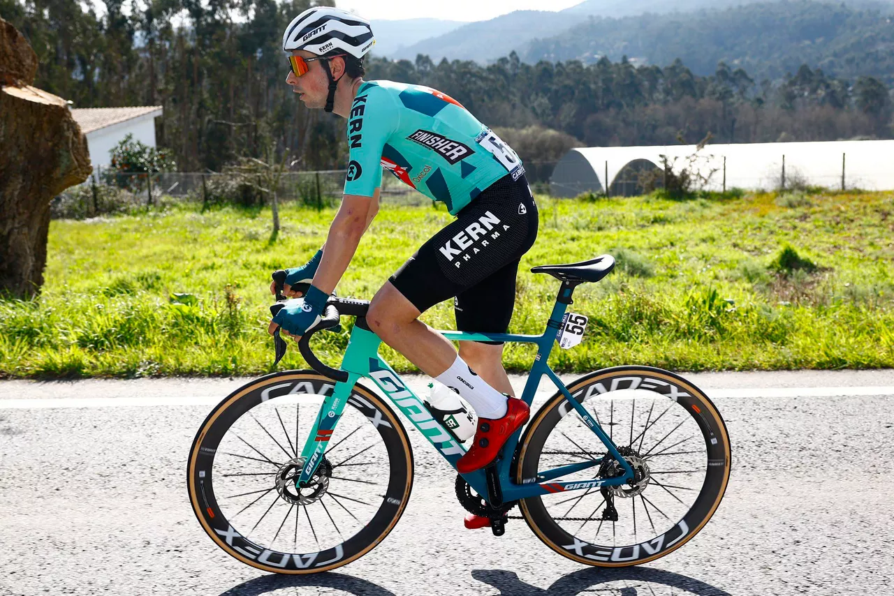 El corredor vitorino Ibon Ruiz. Foto: Equipo Kern Pharma