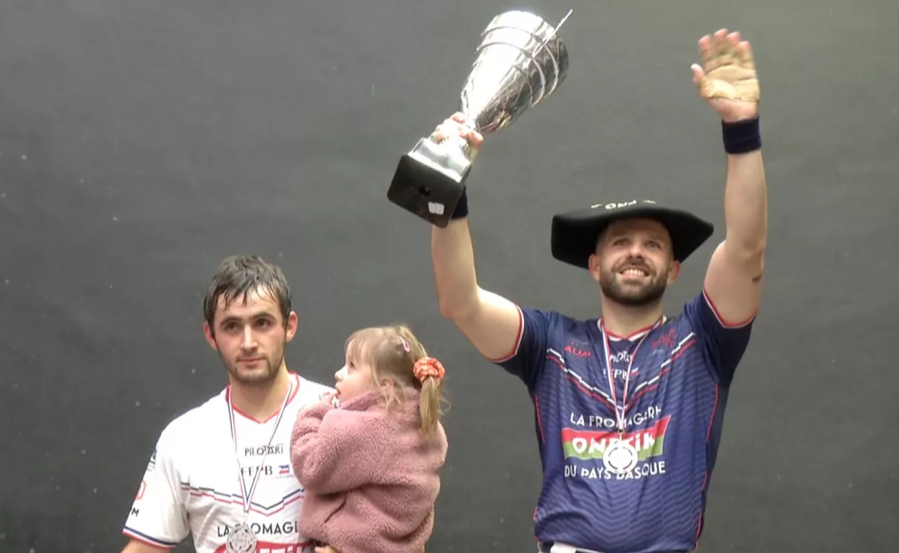 PEIO_LARRALDE_2025_TRINKETE