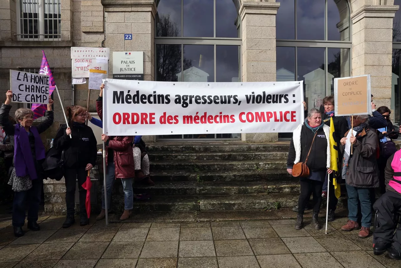 cirujano-francia-protesta-efe