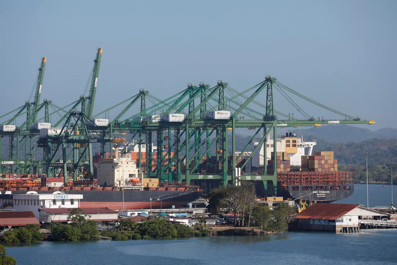 Canal-de-Panama-puerto-de-Balboa-efe
