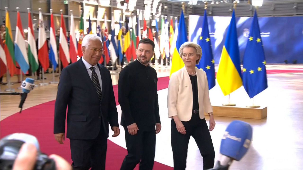 20250306135225_bruselas-zelenski_