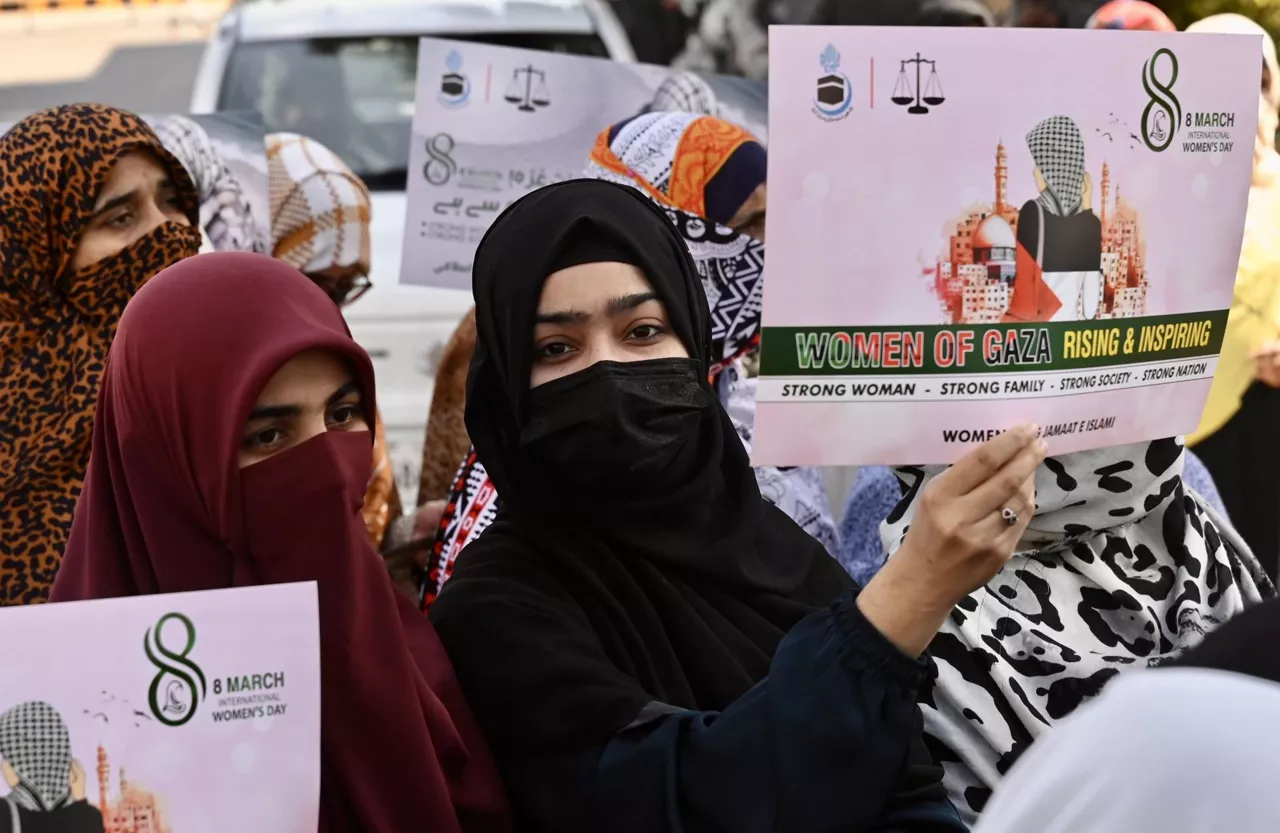 M8 Pakistanen Gazako emakumeen alde