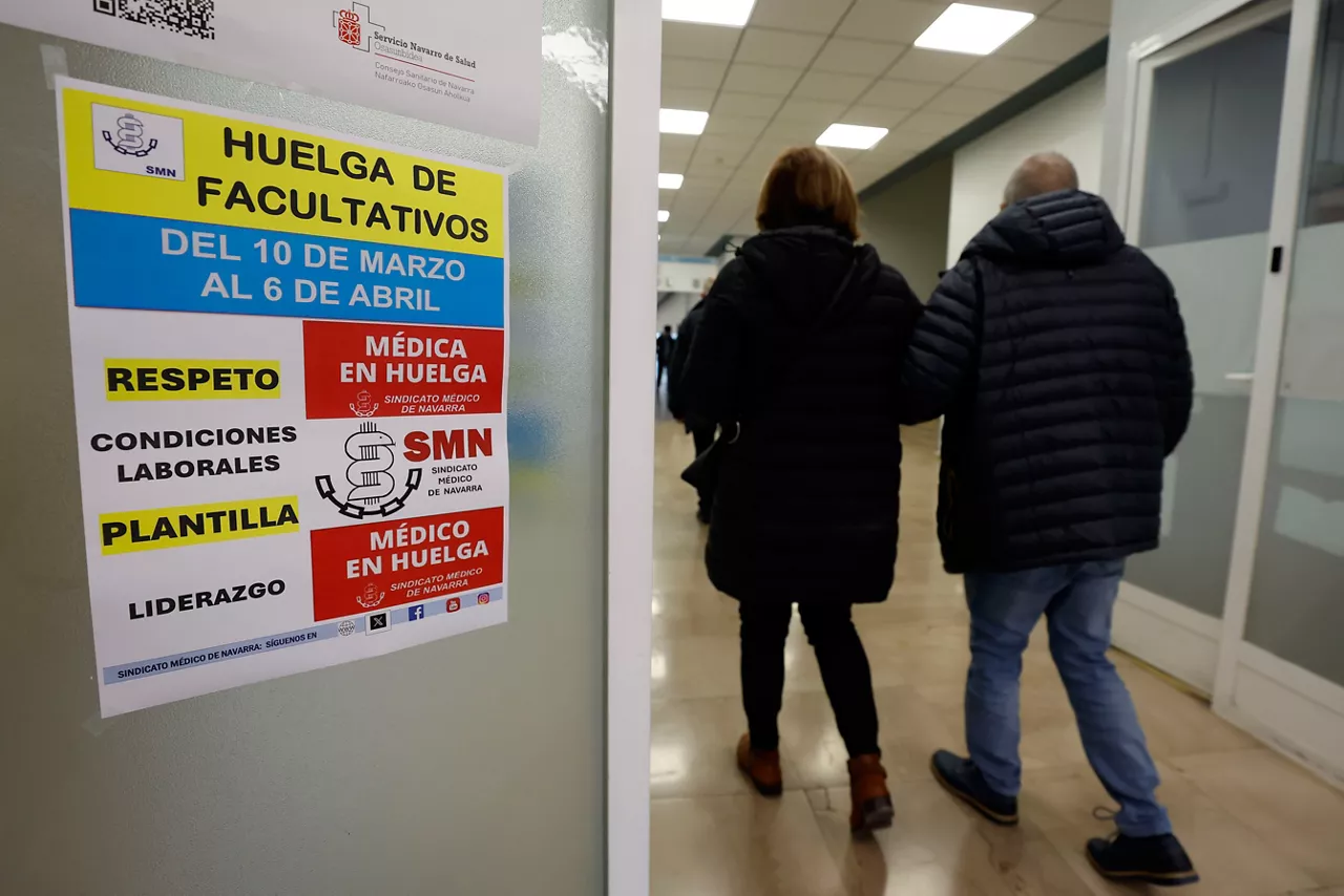 huelga-medicos-navarra-efe