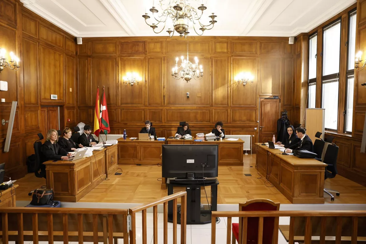 juicio epaiketa monitor surf hondarribia efe