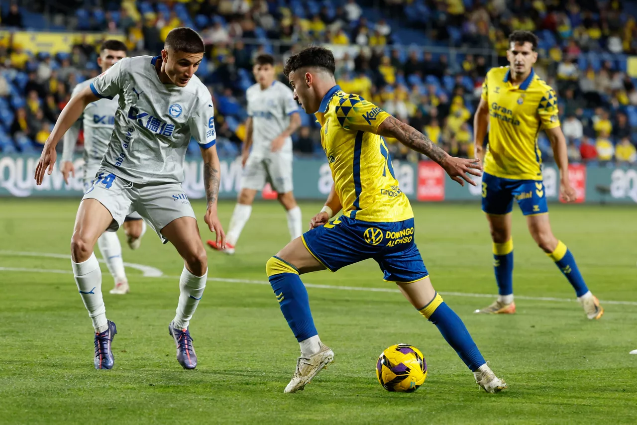 Tenaglia en una acción defensiva. Foto: EFE.