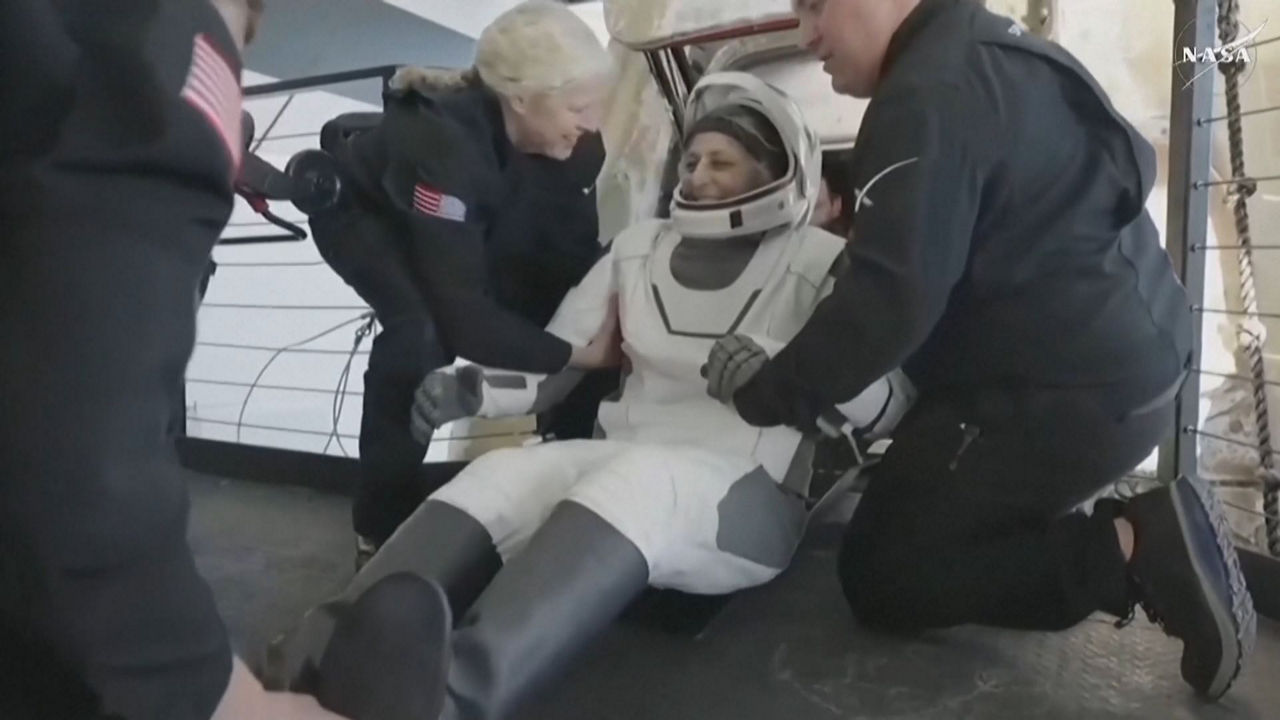 20250319083012_astronautas_