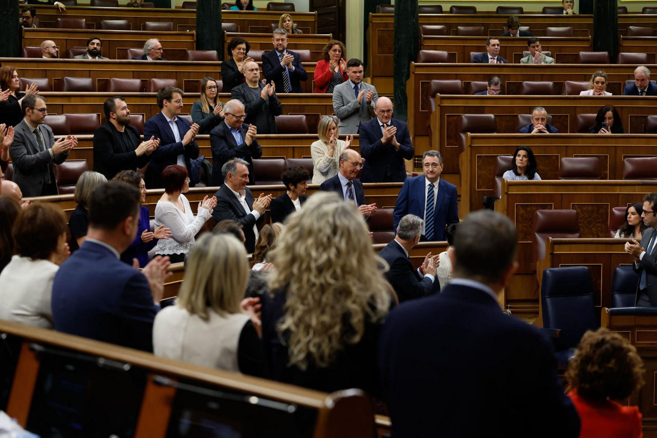 aitor esteban despedida congreso agurra efe