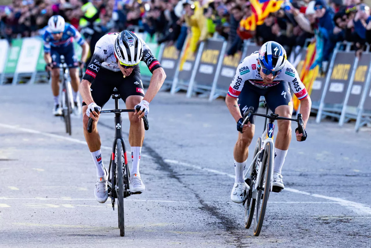 JUAN_AYUSO_UAE_PRIMOZ_ROGLIC_RED_BULL_EFE_KATALUNIAKO_ITZULIA_2025