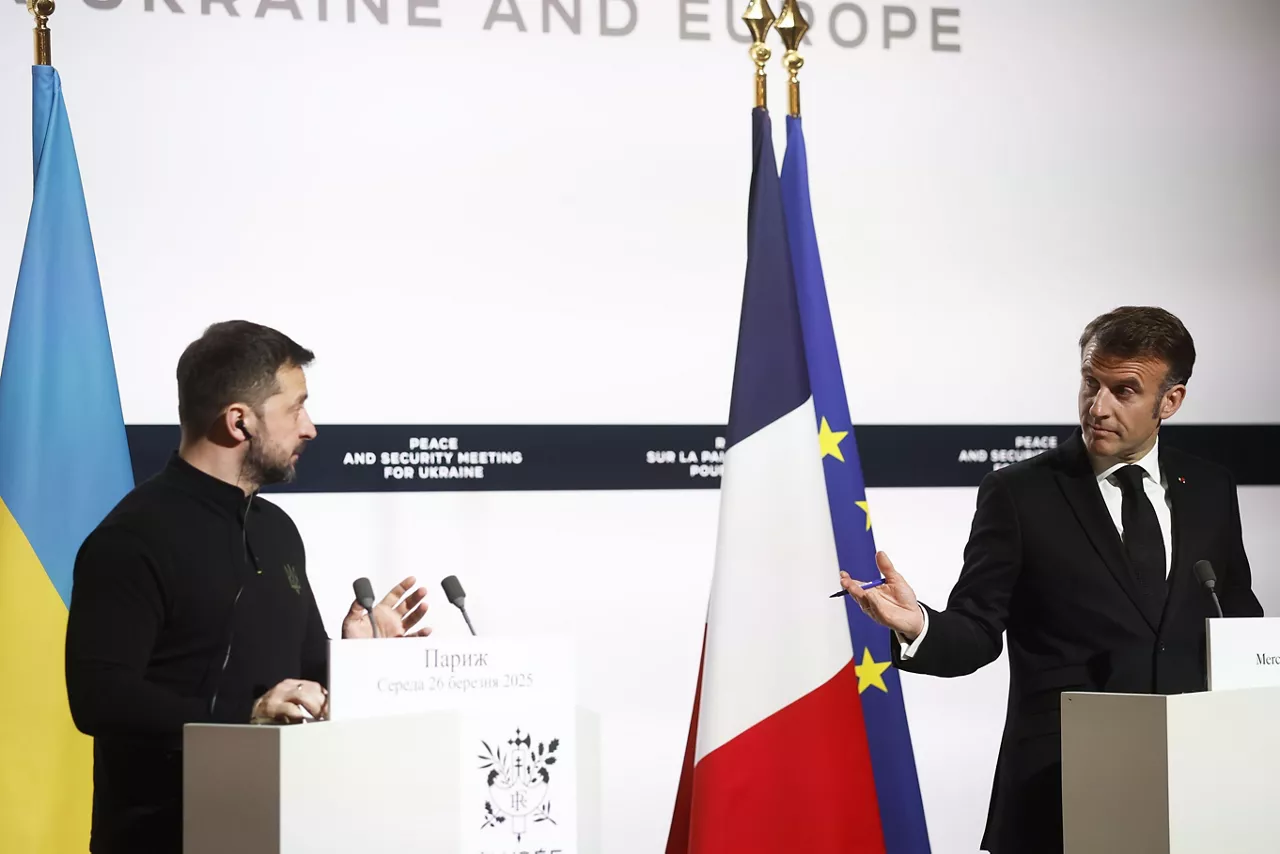 EMMANUEL MACRON VOLODIMIR ZELENSKY