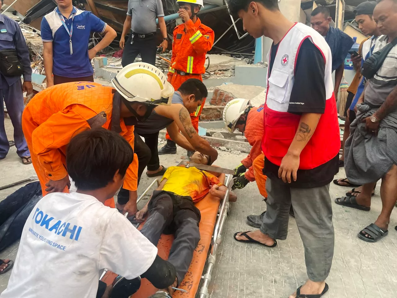 Lurrikara-myanmar-efe2