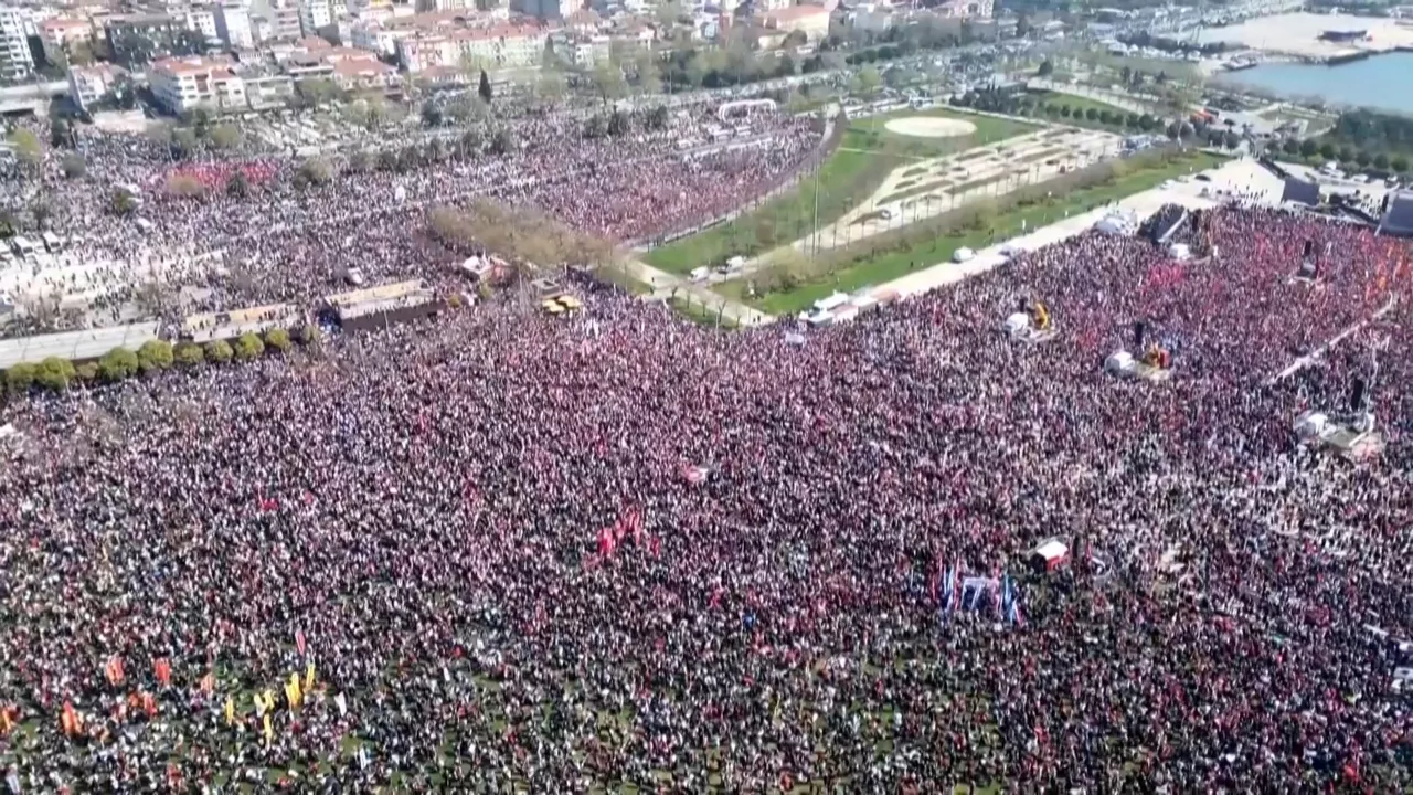 20250329194243_manifestacion-estambul_