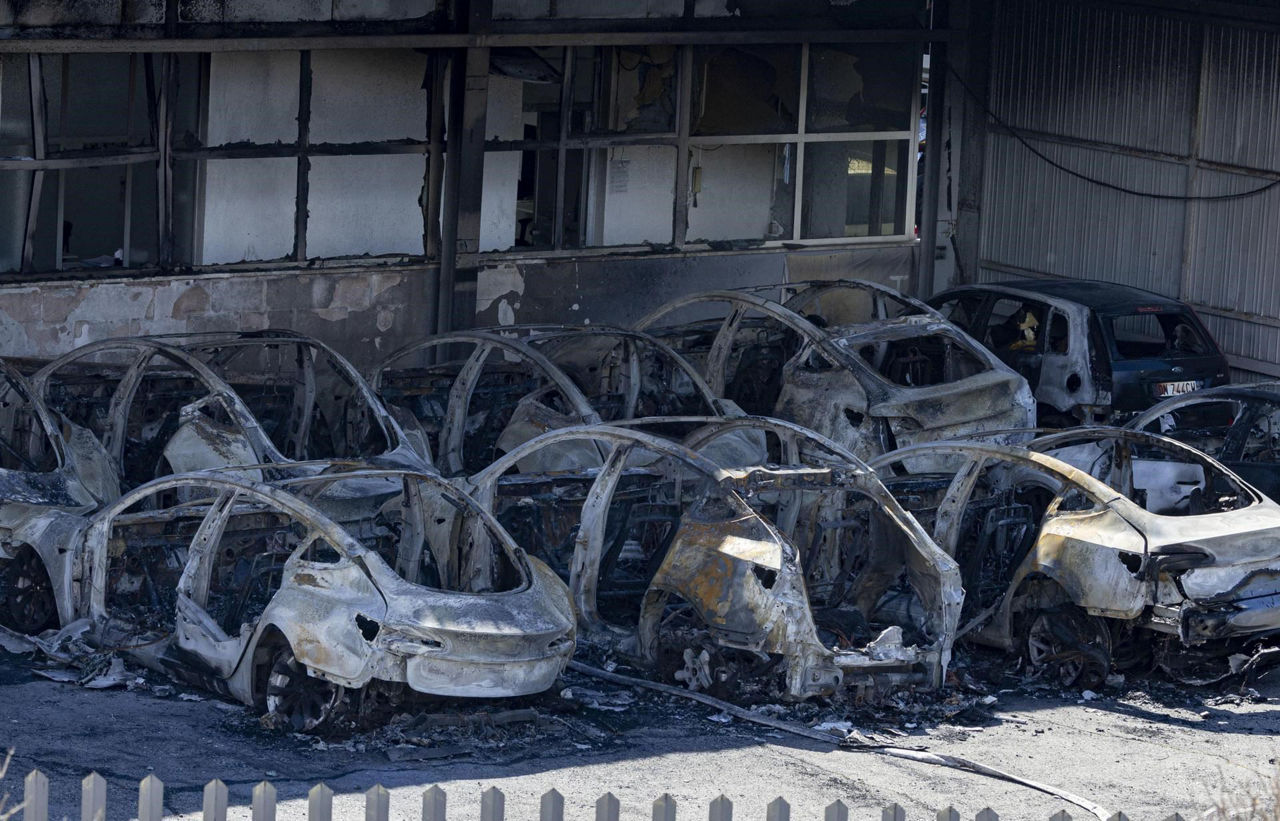 tesla roma erroma incendio sutea