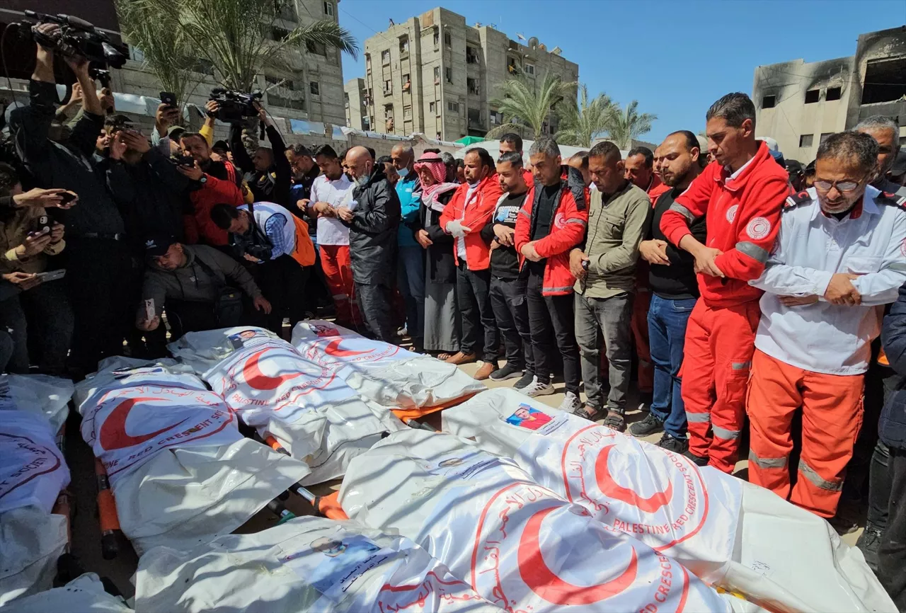EuropaPress_6614998_31_march_2025_palestinian_territories_khan_yunis_funerals_held_at_nasser(1)