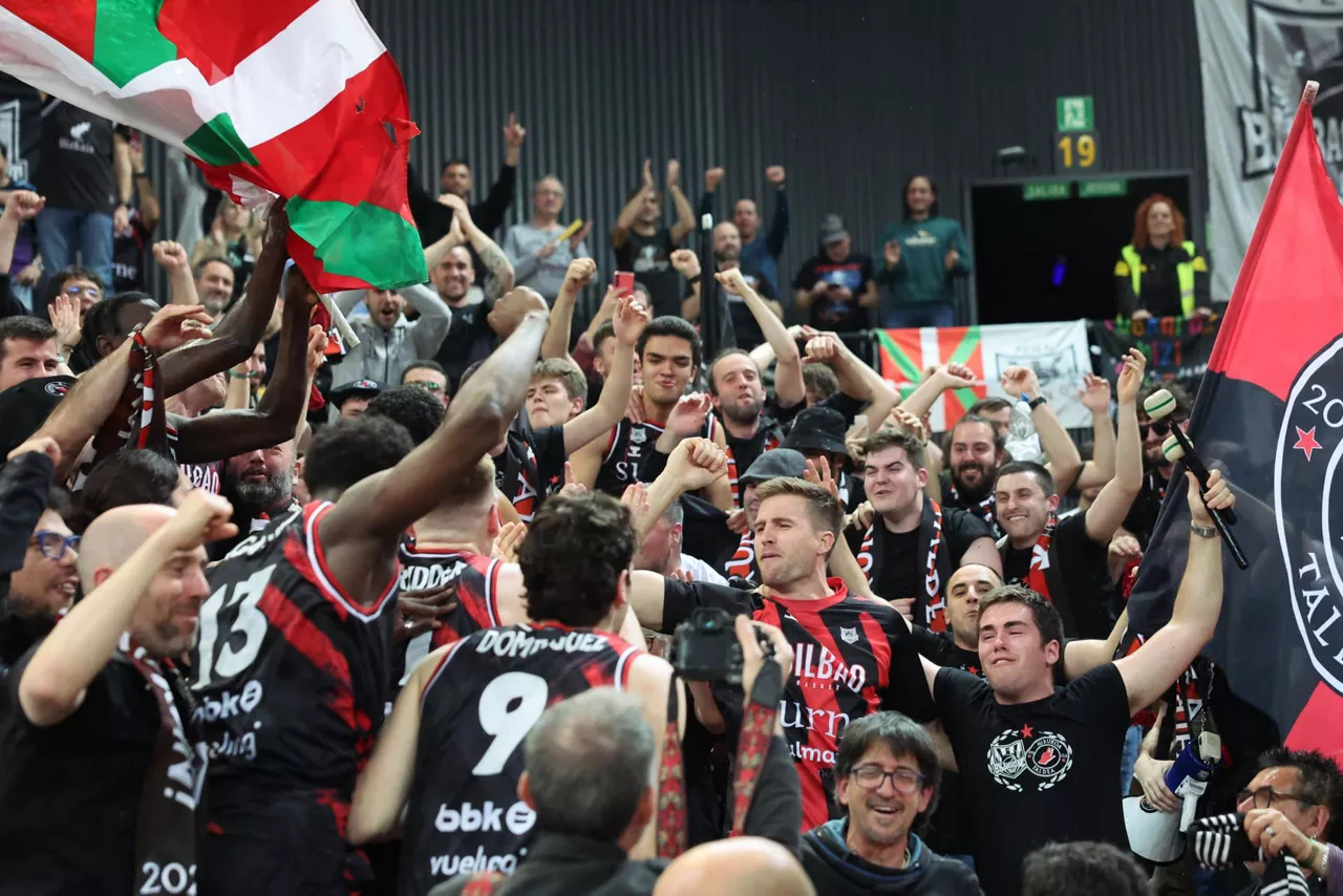 BILBAO_BASKET_JOKALARIAK_ZALEAK_EFE_FIBA_EUROPE_CUP_2025_DIJON