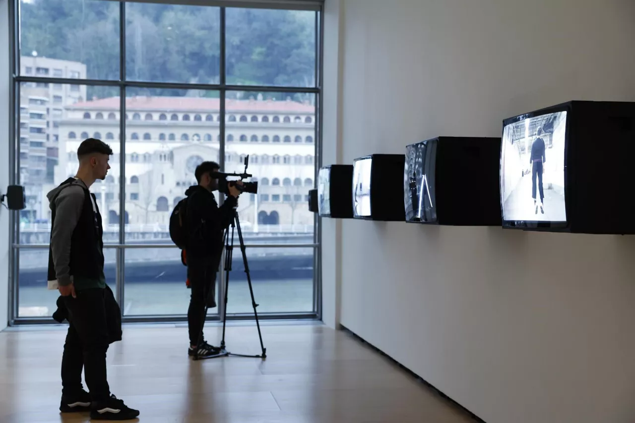 guggenheim  'Vito Acconci / Sergio Prego: YOU' efe