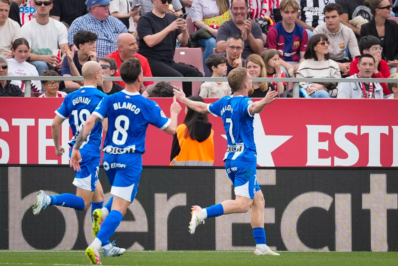 Carlos Vicente celebra el gol marcado