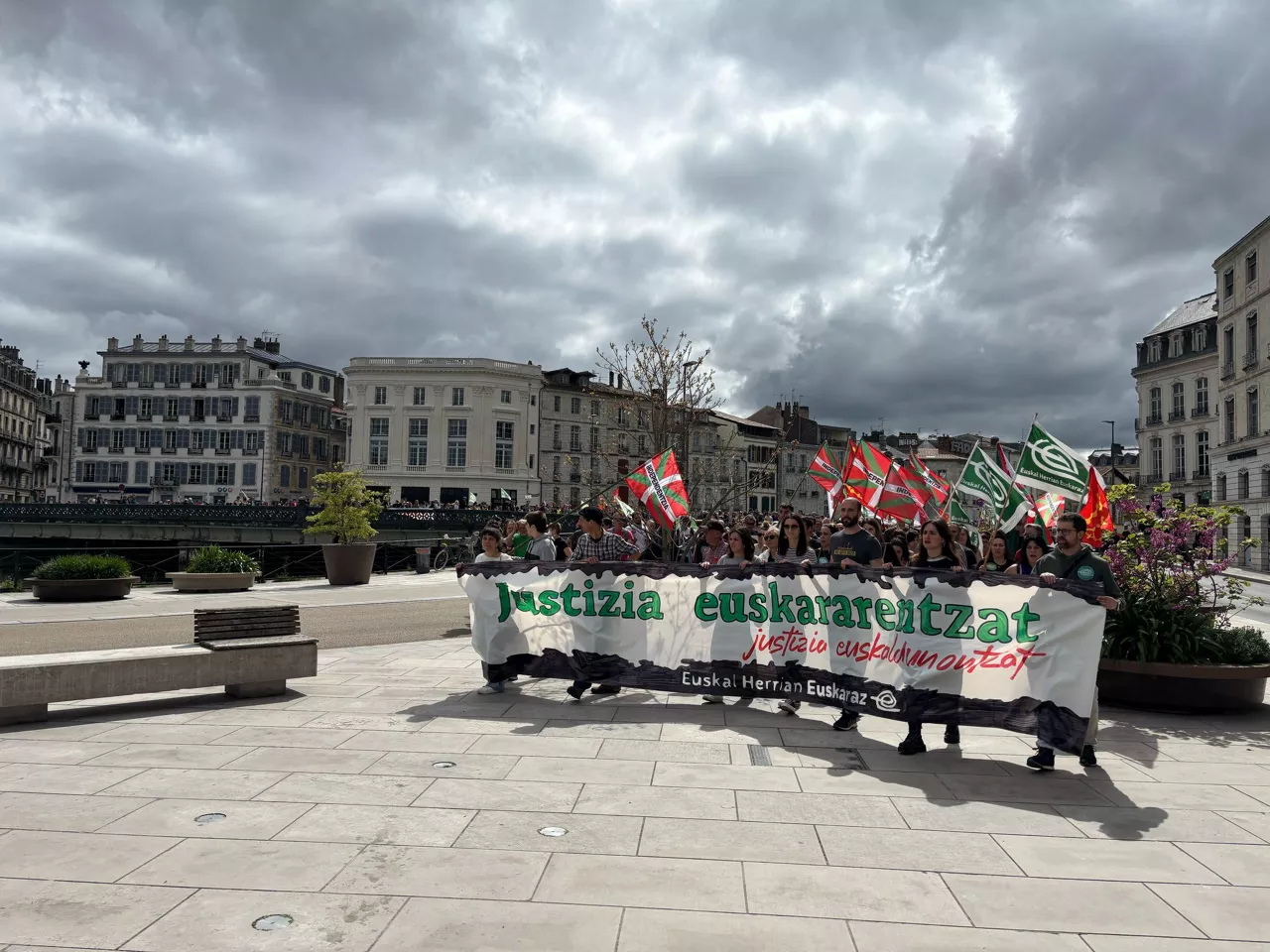 Baiona-manifestazioa-euskara-arbelaitz2