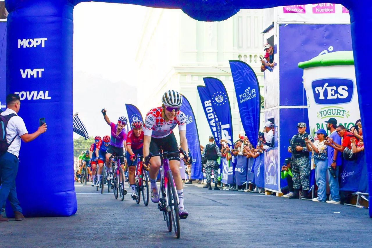 laboralkutxa_usoa_ostolaza_TourElSalvador_FOTOlaboralkutxateam