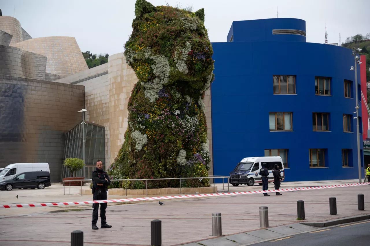 museo-guggenheim-bilbao-acordonado-paquete-sospechoso-19-abril-efe