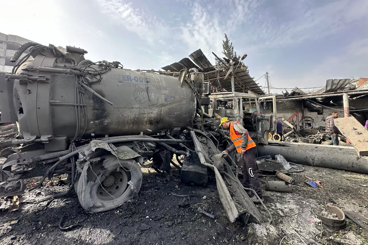 camion-cisterna-Gaza-efe