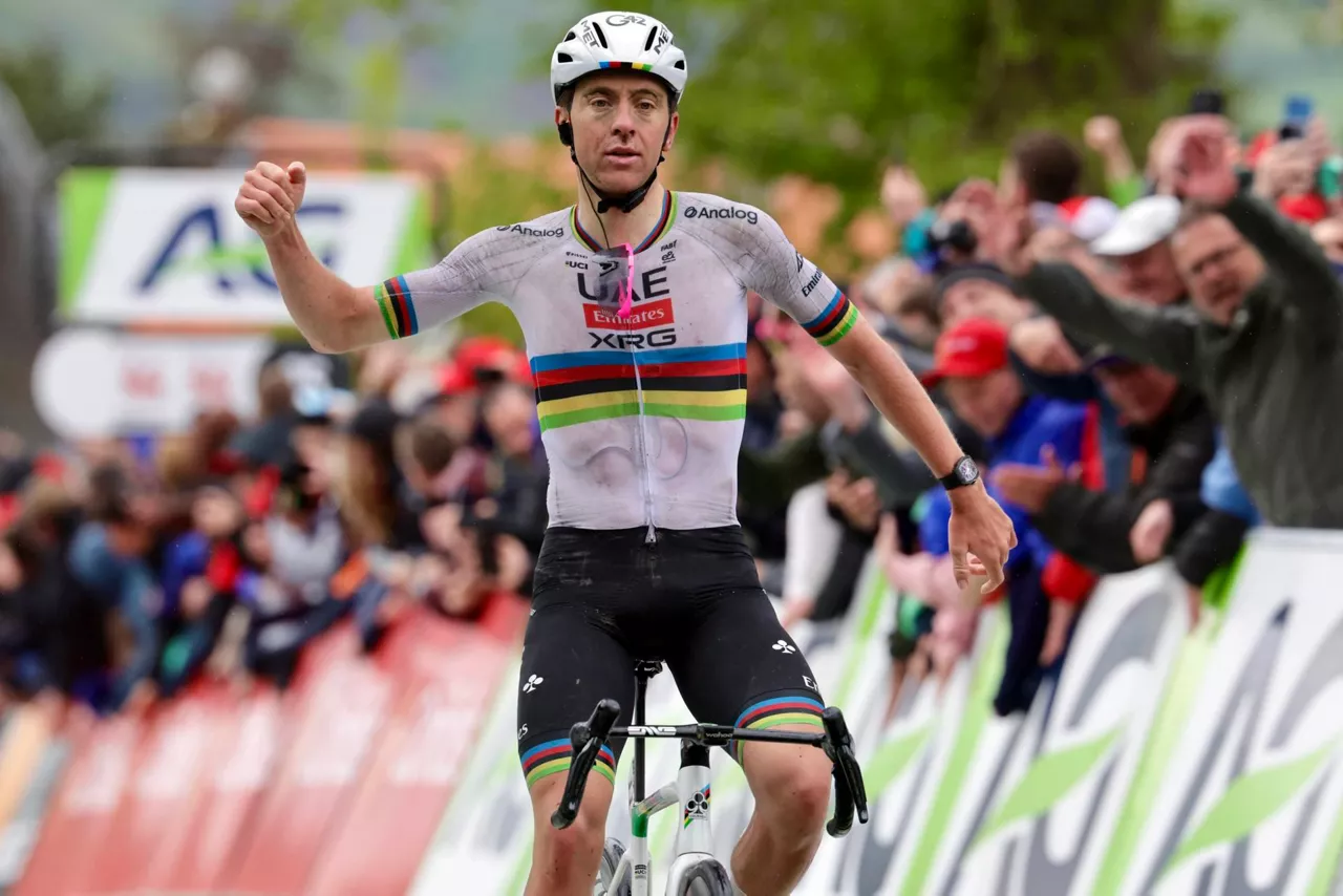 TADEJ_POGACAR_IRABAZLE_FLECHA_VALONA_2025_FLECHE_WALLONNE_EFE