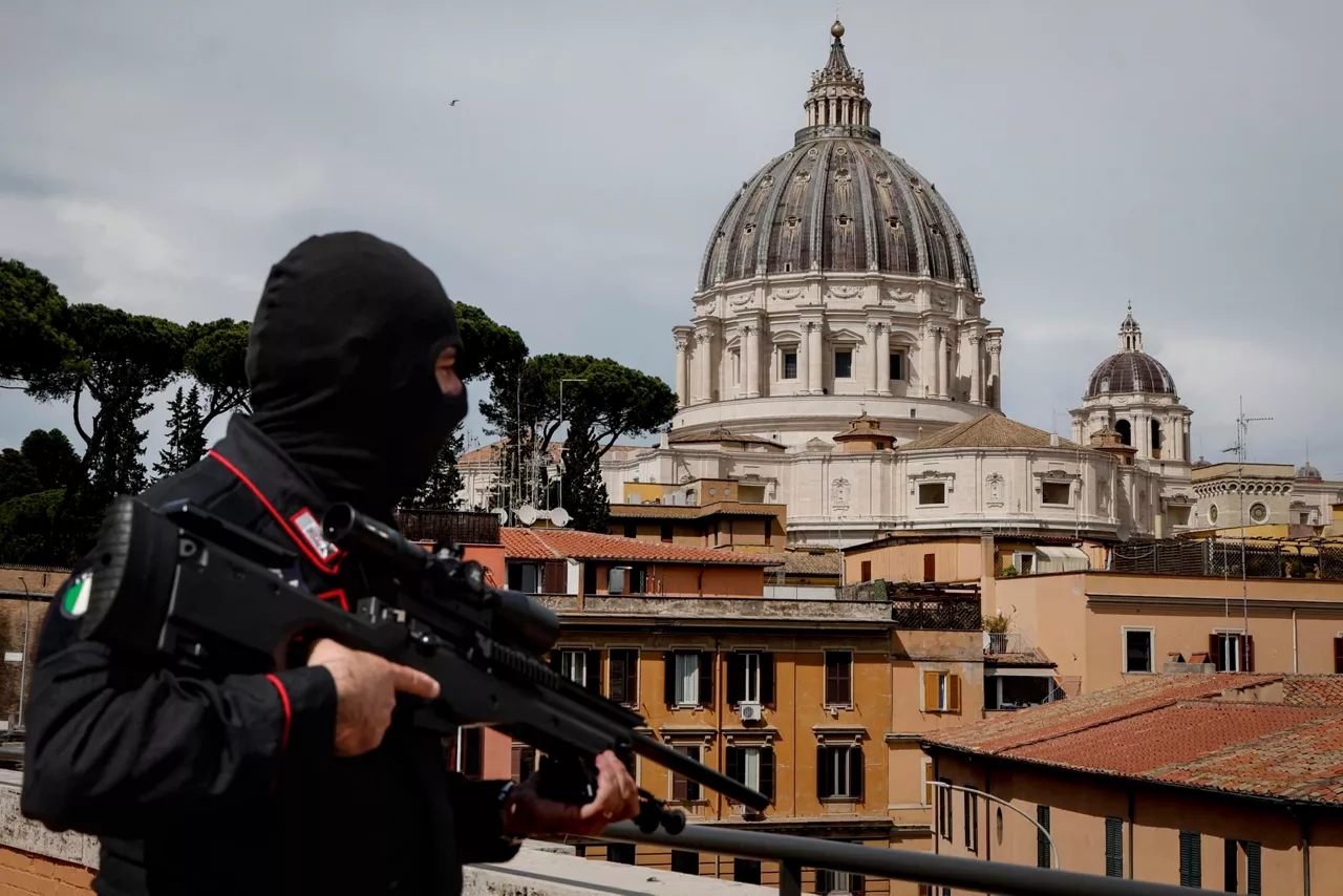 aita santua hileta segurtasuna erroma francotirador-seguridad-roma-funeral-papa-efe