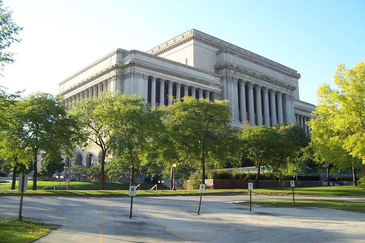 Milwaukee_County_Courthouse